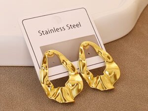 Aretes largos Ovalados acero inoxidable chapados en oro de 18k