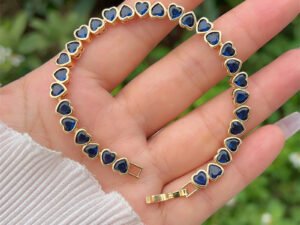 Pulsera corazones azules chapado en oro de 18k