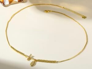 Collar cruz virgen chapado en oro de 18k