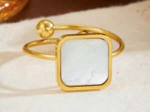 Anillo cuadrado nacar ajustable  acero inoxidable chapado en oro de 18k