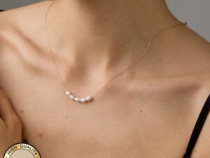 Collar cadena fina perlas cinco perlas acero inoxidable chapado en oro de 18k