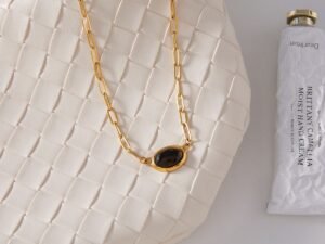 Collar paper clip piedra cafe acero inoxidable chapado en oro de 18k