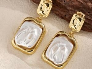 Aretes largos rectangulares nacar chapado en oro de 18k