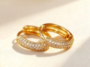 Argollas medianas circonias incrustadas acero inoxidable chapado en oro de 18k