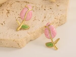 Aretes tulipanes rosados chapado en oro de 18k