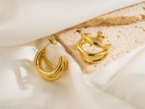 Aretes triple aro acero inoxidable chapado en oro de 18k