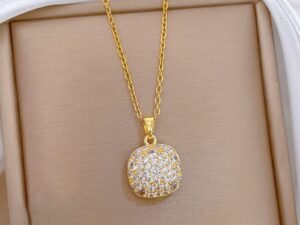 Collar dije cuadrado zirconias incrustadas chapado en oro de 18k