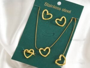 Set collar, aretes, pulsera y anillo silueta corazon acero inoxidable chapado en oro