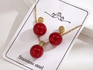 Set perla roja y circonias chapado en oro de 18k