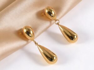 Aretes gota lisa larga acero inoxidable chapado en oro