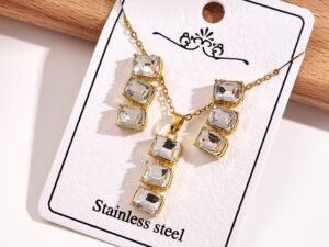 Set de circonias rectangulares chapado en oro de 18k