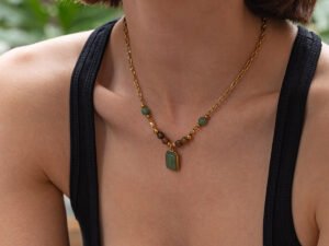 Collar cuentas multicolor rectangular acero inoxidable chapado en oro